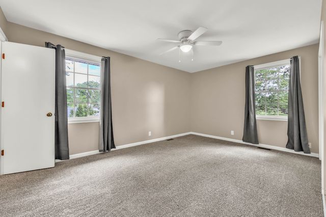 2279 Sentinel Dr, Clarksville, TN 37043