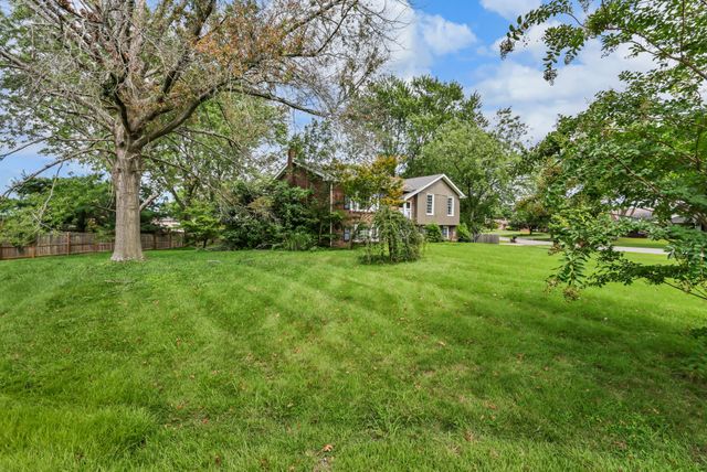2279 Sentinel Dr, Clarksville, TN 37043