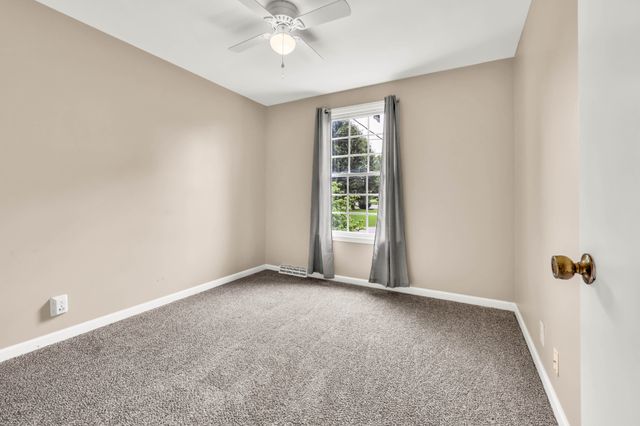 2279 Sentinel Dr, Clarksville, TN 37043