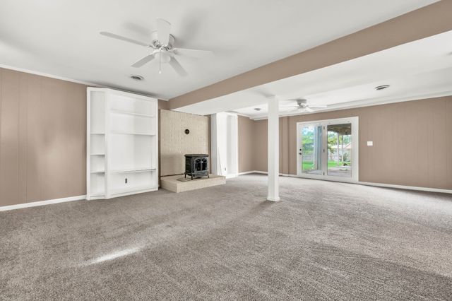 2279 Sentinel Dr, Clarksville, TN 37043