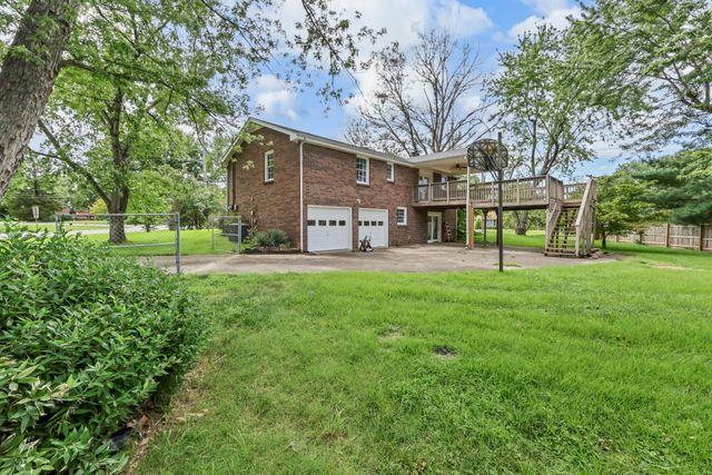2279 Sentinel Dr, Clarksville, TN 37043