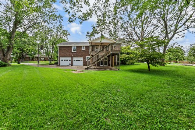 2279 Sentinel Dr, Clarksville, TN 37043