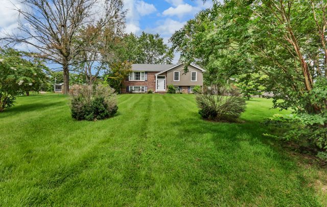 2279 Sentinel Dr, Clarksville, TN 37043