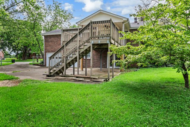 2279 Sentinel Dr, Clarksville, TN 37043