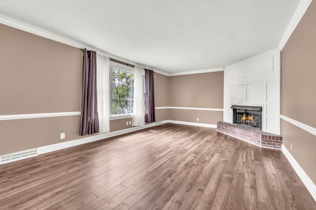 2279 Sentinel Dr, Clarksville, TN 37043