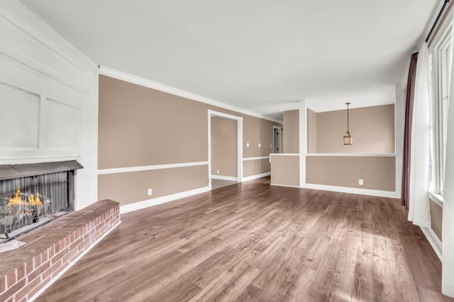 2279 Sentinel Dr, Clarksville, TN 37043