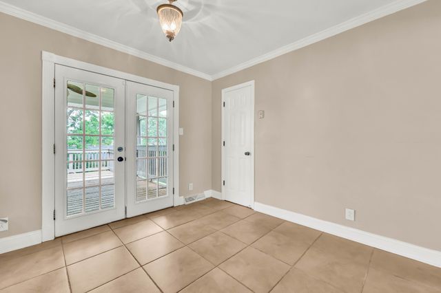 2279 Sentinel Dr, Clarksville, TN 37043