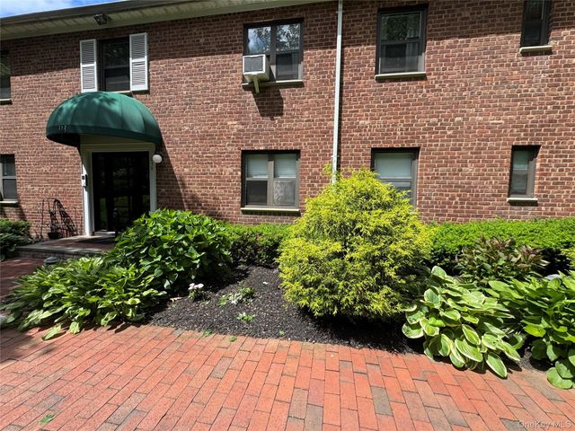 313 Main Street A, Roslyn, NY 11576