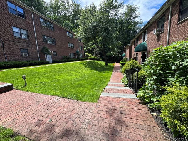 313 Main Street A, Roslyn, NY 11576