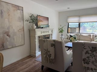 313 Main Street A, Roslyn, NY 11576