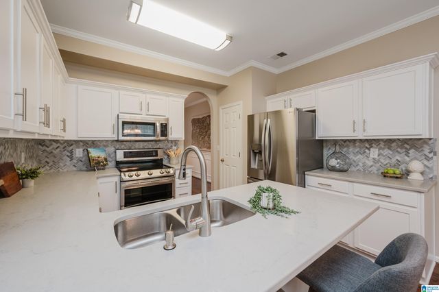 2517 MOUNTAIN COVE, Hoover, AL 35226