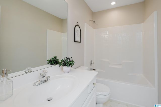 2517 MOUNTAIN COVE, Hoover, AL 35226