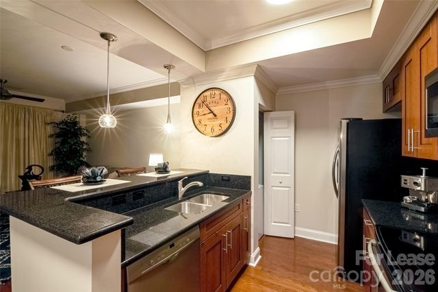 300 W 5th Street 439, Charlotte, NC 28202