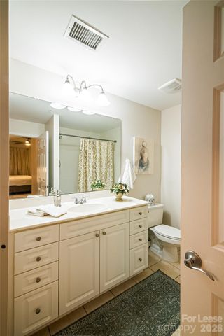 300 W 5th Street 439, Charlotte, NC 28202