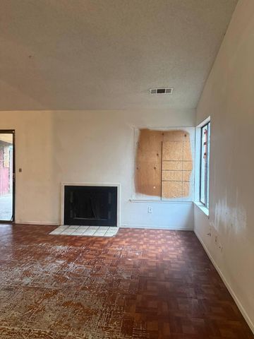 1644 N Tipton Street, Visalia, CA 93292