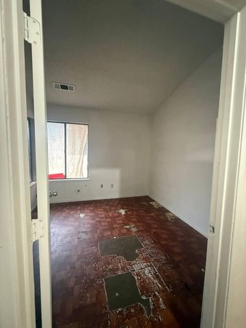 1644 N Tipton Street, Visalia, CA 93292