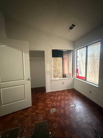 1644 N Tipton Street, Visalia, CA 93292