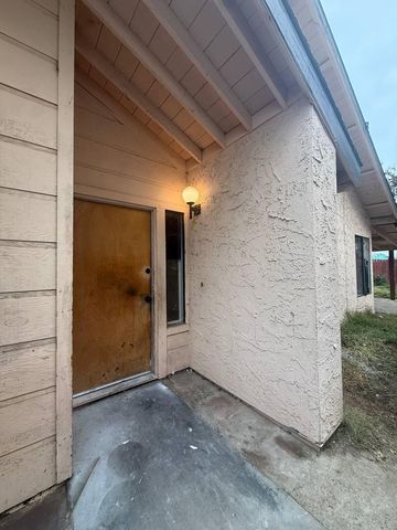 1644 N Tipton Street, Visalia, CA 93292