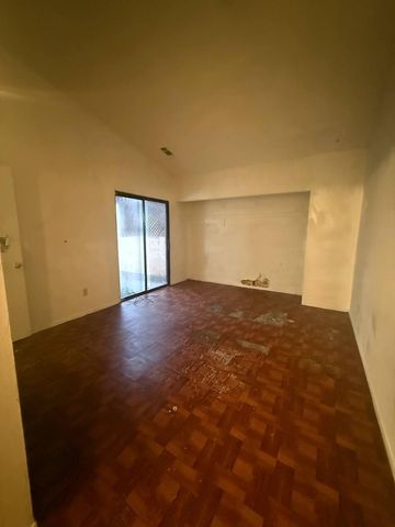 1644 N Tipton Street, Visalia, CA 93292