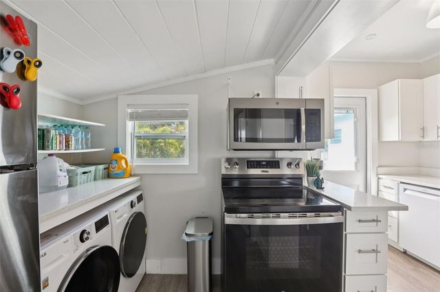 15424 2ND STREET E, Madeira Beach, FL 33708