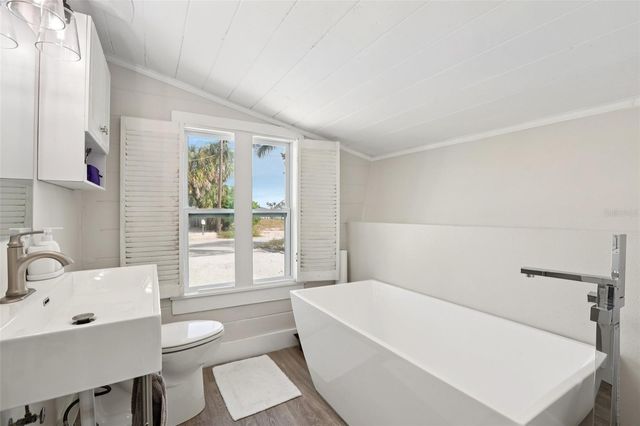 15424 2ND STREET E, Madeira Beach, FL 33708