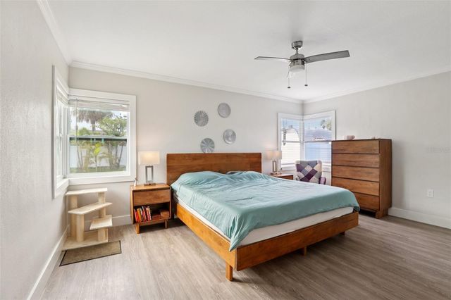 15424 2ND STREET E, Madeira Beach, FL 33708