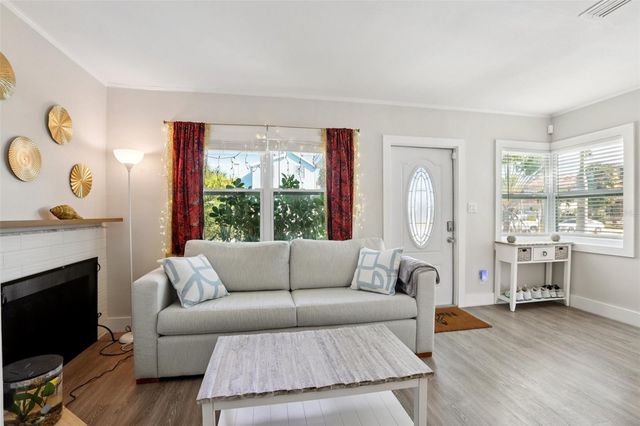 15424 2ND STREET E, Madeira Beach, FL 33708