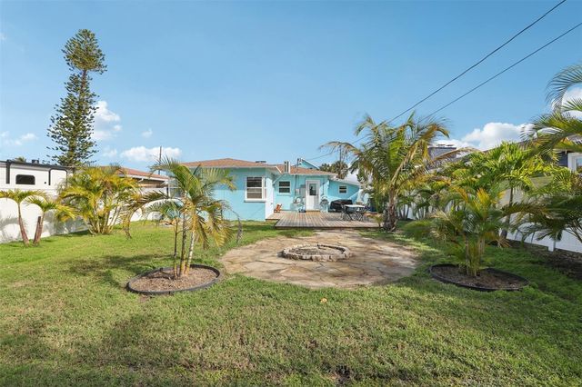 15424 2ND STREET E, Madeira Beach, FL 33708