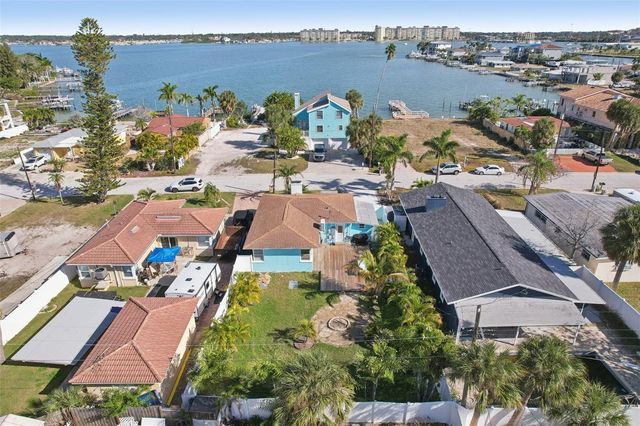 15424 2ND STREET E, Madeira Beach, FL 33708