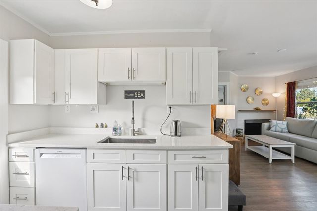 15424 2ND STREET E, Madeira Beach, FL 33708