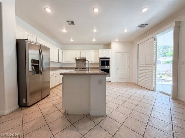 3049 Azure Bay, Las Vegas, NV 89117