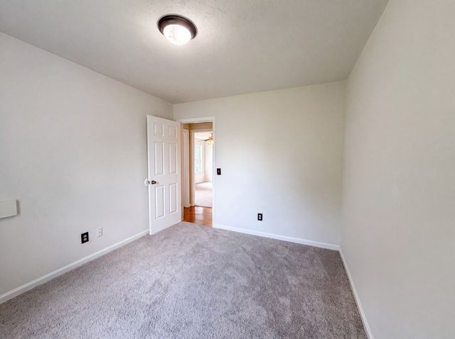 499 Holland Ridge Dr, La Vergne, TN 37086