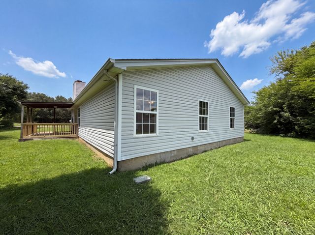 499 Holland Ridge Dr, La Vergne, TN 37086