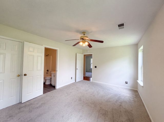 499 Holland Ridge Dr, La Vergne, TN 37086