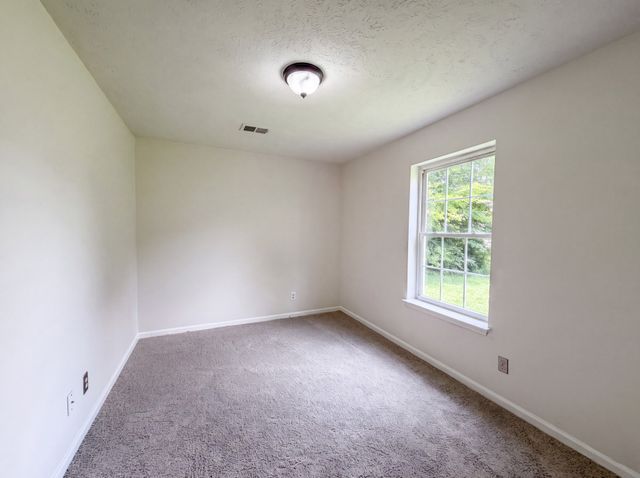 499 Holland Ridge Dr, La Vergne, TN 37086