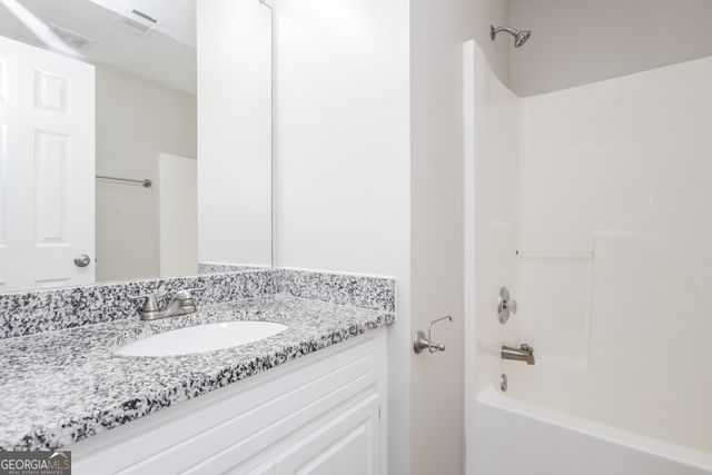 800 Pointe Trail, Locust Grove, GA 30248
