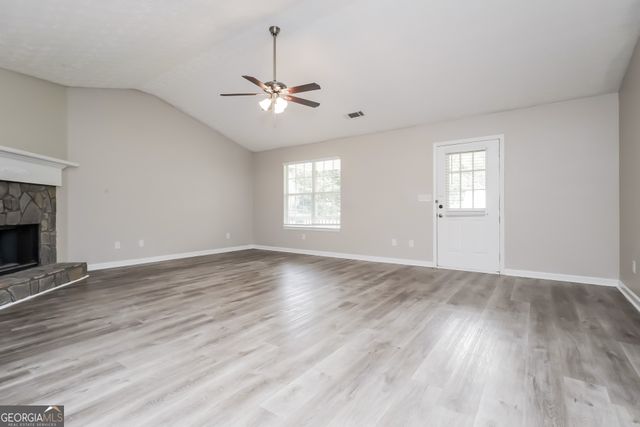 800 Pointe Trail, Locust Grove, GA 30248