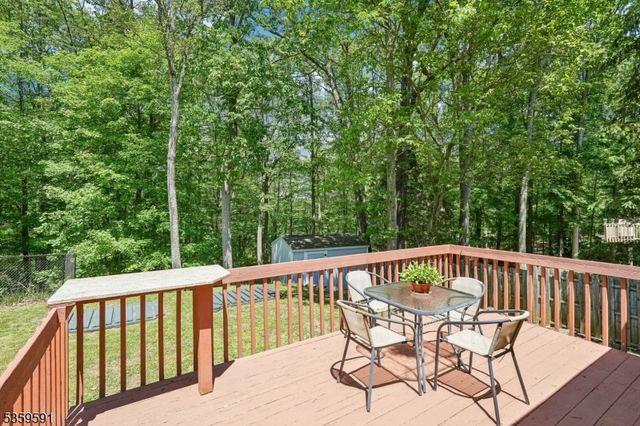 104 Leland Trl, Hopatcong Boro, NJ 07843