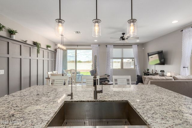 17454 W RED FOX Road, Surprise, AZ 85387