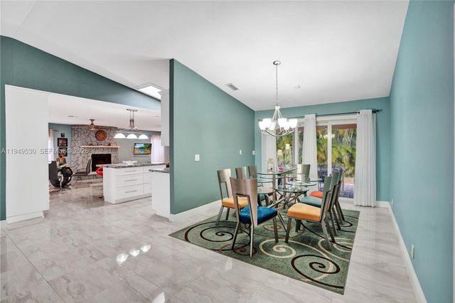 11201 NW 4th Court, Plantation, FL 33325