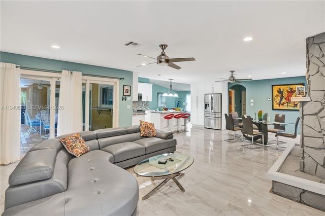 11201 NW 4th Court, Plantation, FL 33325