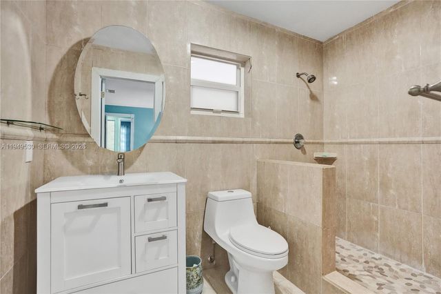 11201 NW 4th Court, Plantation, FL 33325