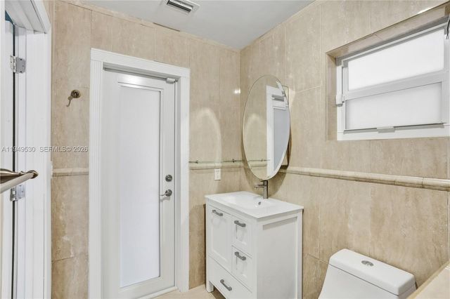 11201 NW 4th Court, Plantation, FL 33325