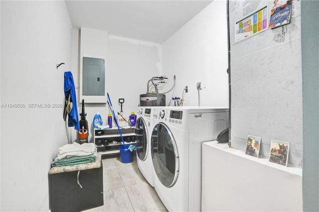 11201 NW 4th Court, Plantation, FL 33325