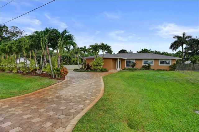 11201 NW 4th Court, Plantation, FL 33325