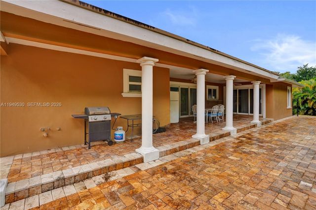 11201 NW 4th Court, Plantation, FL 33325