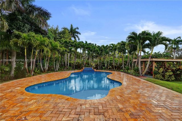 11201 NW 4th Court, Plantation, FL 33325