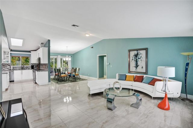 11201 NW 4th Court, Plantation, FL 33325