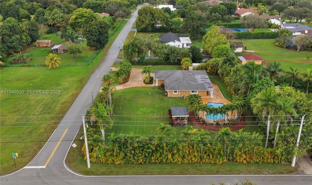 11201 NW 4th Court, Plantation, FL 33325