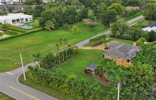 11201 NW 4th Court, Plantation, FL 33325